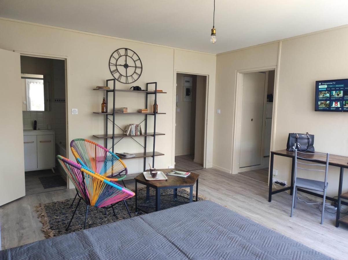 Studio 34 M2 refait à neuf- Résidence privée. Clim Mâcon Esterno foto