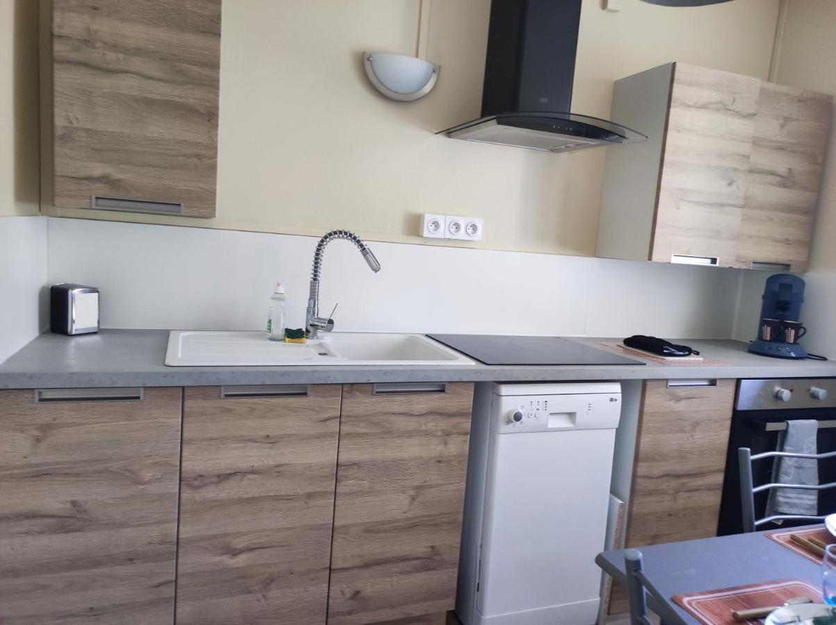 Studio 34 M2 refait à neuf- Résidence privée. Clim Mâcon Esterno foto