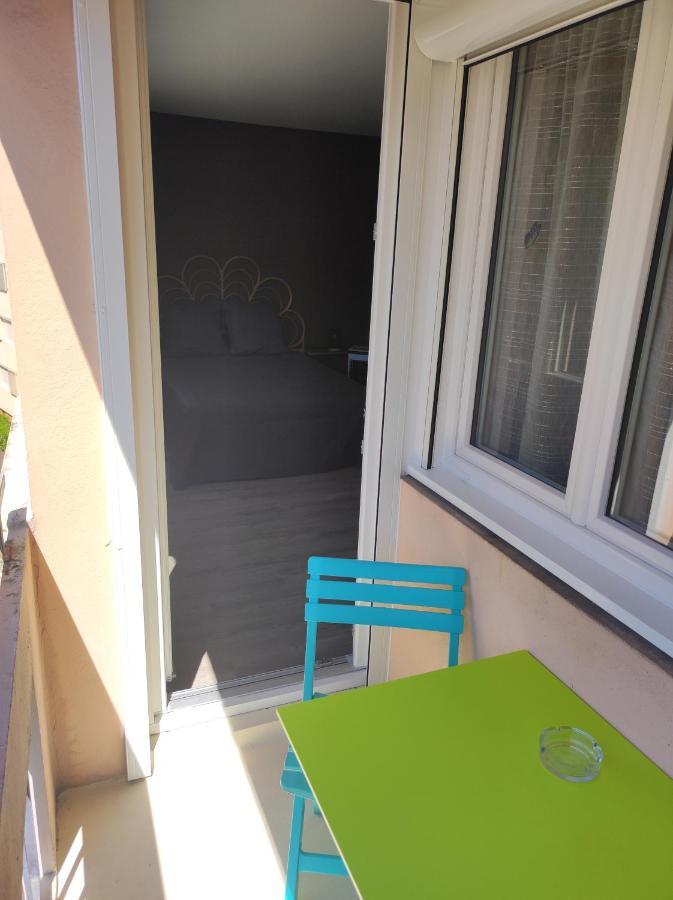 Studio 34 M2 refait à neuf- Résidence privée. Clim Mâcon Esterno foto